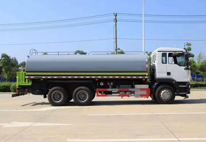 優(yōu)惠大酬賓！程力原廠灑水車大甩賣！
