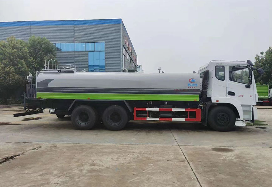 江淮15方灑水車：舒適、環(huán)保、高效的道路清潔利器
