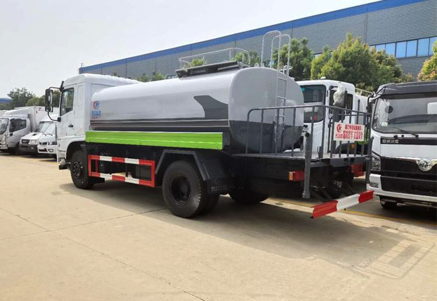 隨州灑水車廠：打造高品質(zhì)灑水車
