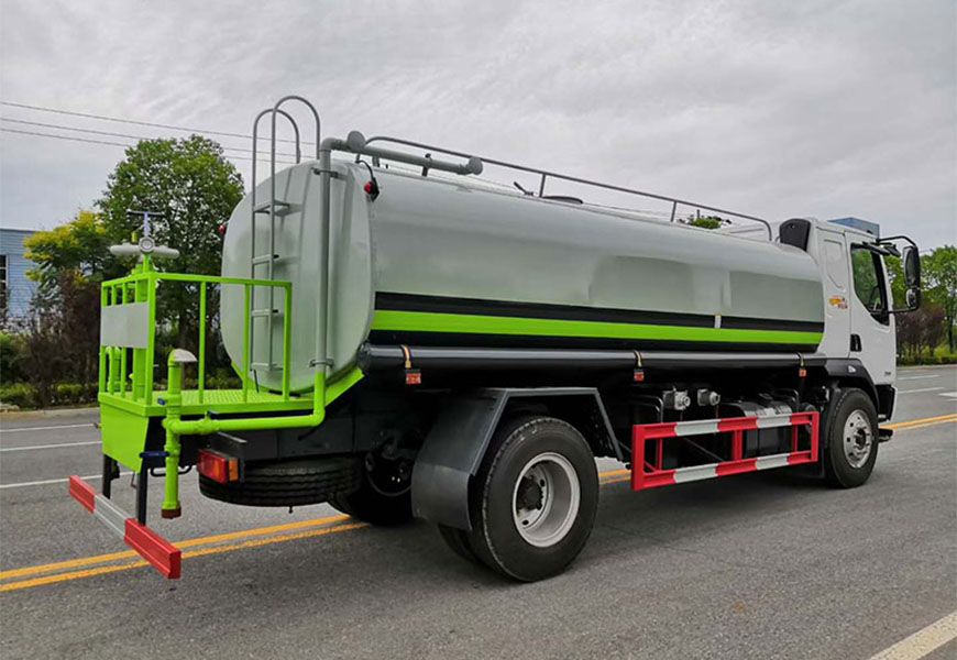 伊春重汽礦山灑水車聯(lián)保，安全出行護航
