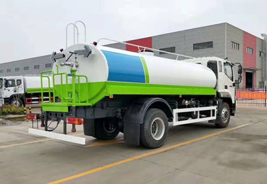 東風(fēng)牌灑水車：功能優(yōu)越，品質(zhì)有保證
