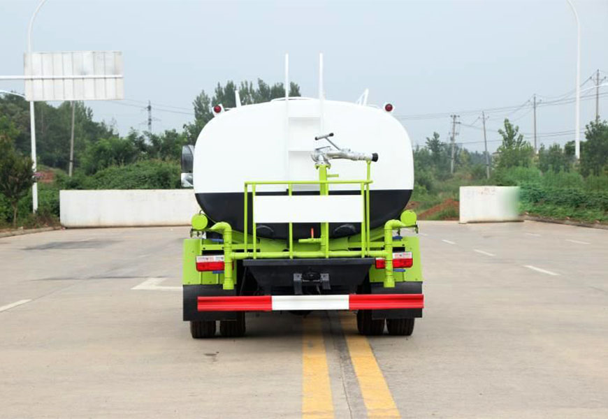 吳忠福田8方灑水車報(bào)價(jià)：品質(zhì)優(yōu)勢(shì)，更顯實(shí)力
