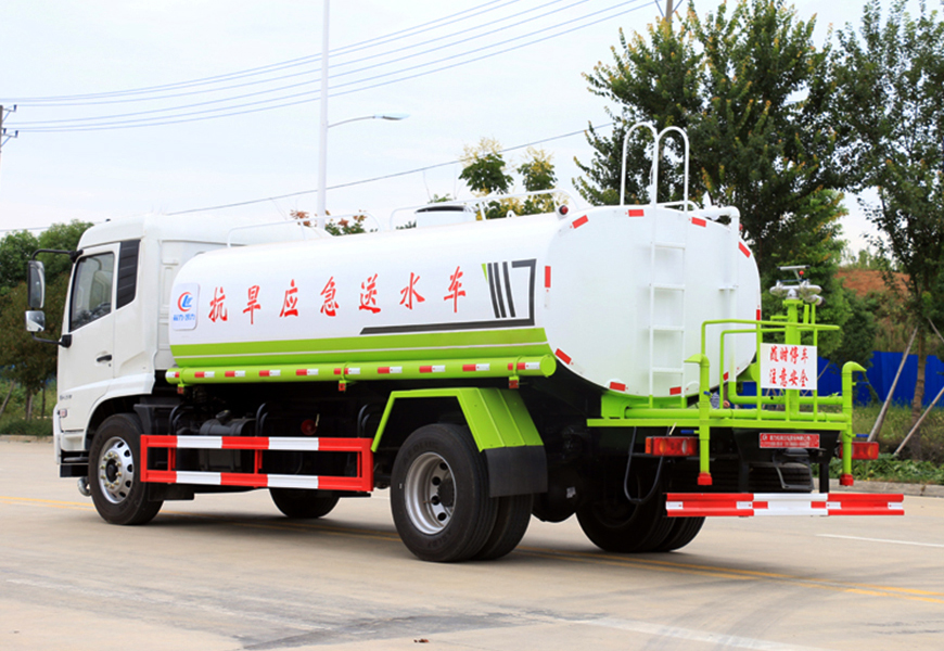 四川一汽解放灑水車價(jià)格：高性能車型讓您出行更放心
