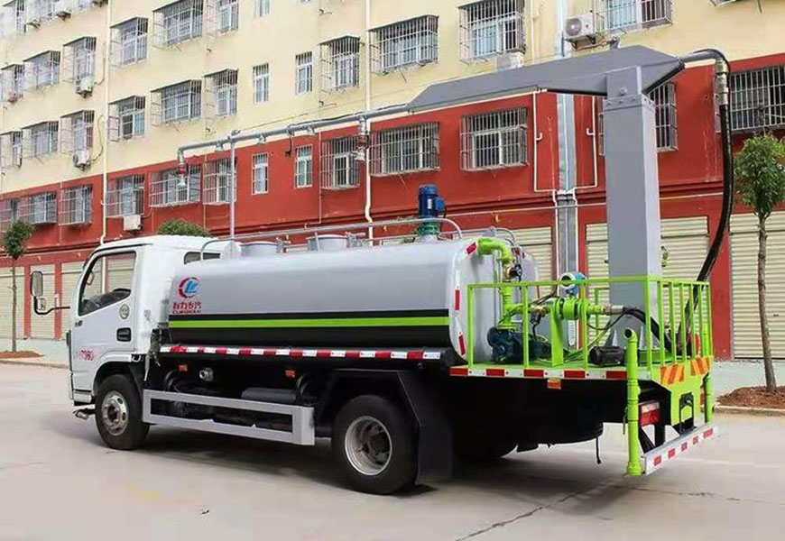 程力東風(fēng)5方灑水車價(jià)格實(shí)惠，為市政工程帶來(lái)更高效的清洗體驗(yàn)
