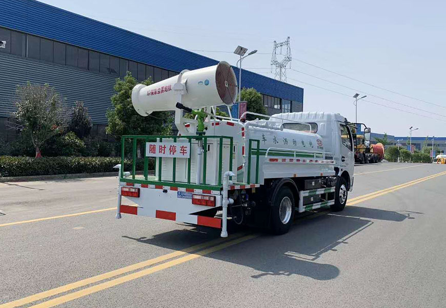 助力清潔，大運(yùn)征途灑水車價(jià)格揭秘
