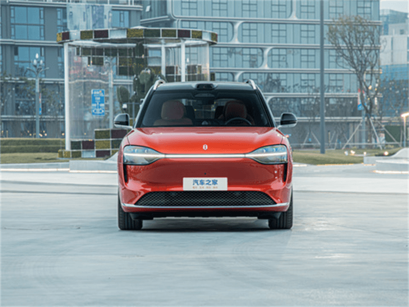 問界與特斯拉車機對比，智能科技與傳統(tǒng)豪門的碰撞
