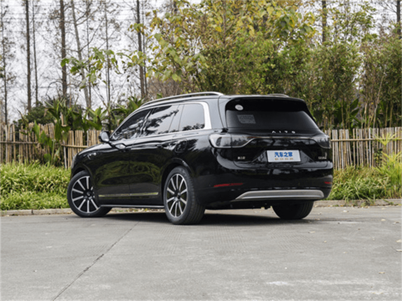 問(wèn)界 M5 和蔚來(lái) ES8 底盤對(duì)比評(píng)測(cè)
