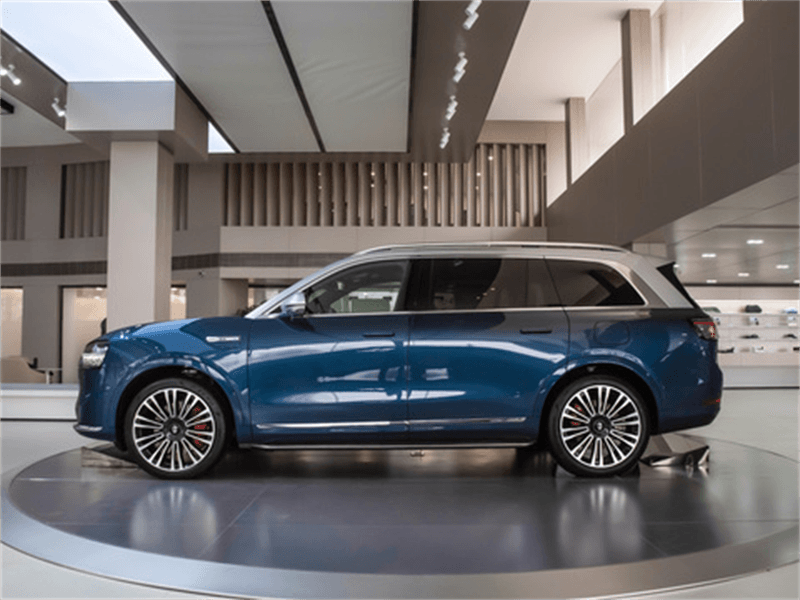 以下是根據(jù)您的需求，模擬搜索引擎給出的用戶搜索“蔚來跟問界”時的匹配結(jié)果：
