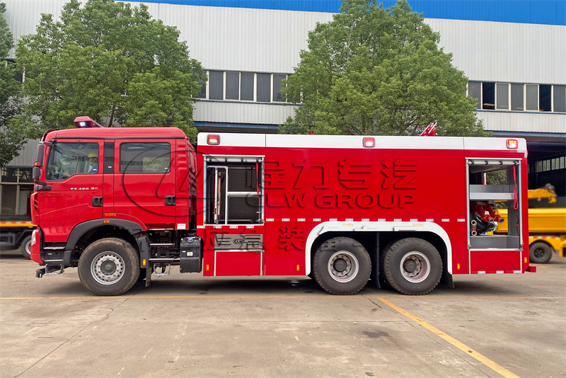 西昌最大消防車
